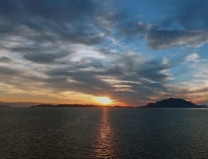 sea sunsetscape thumbnail