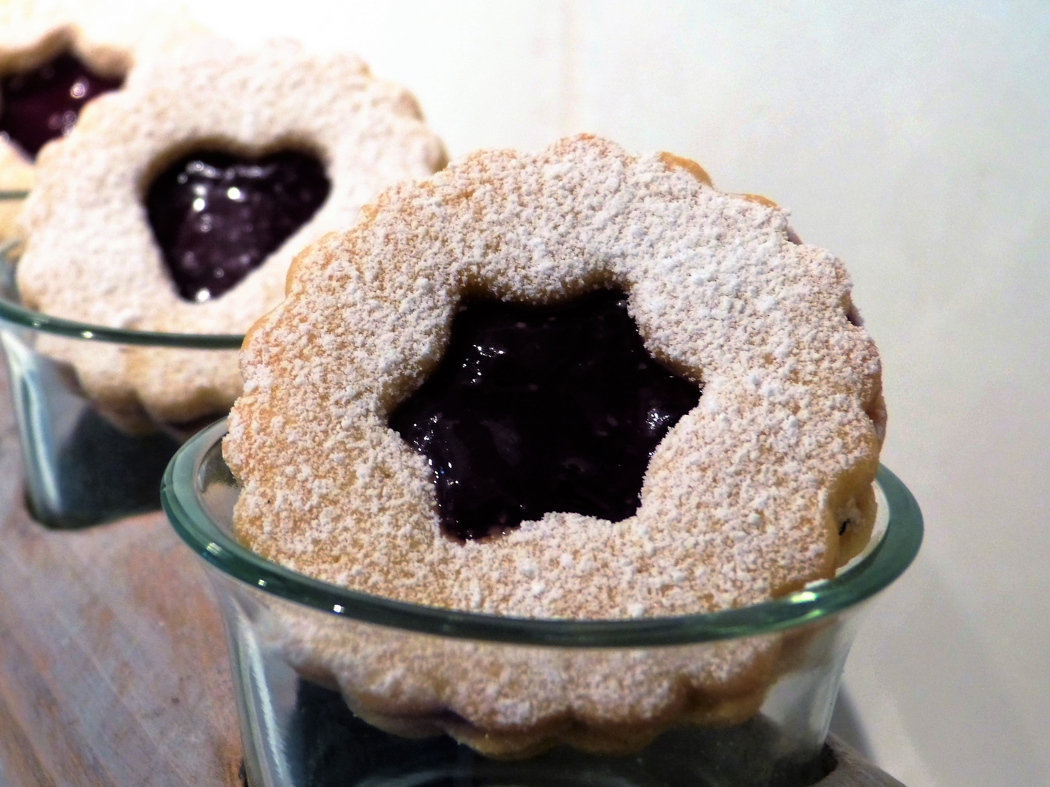 cookie with blueberry fillng