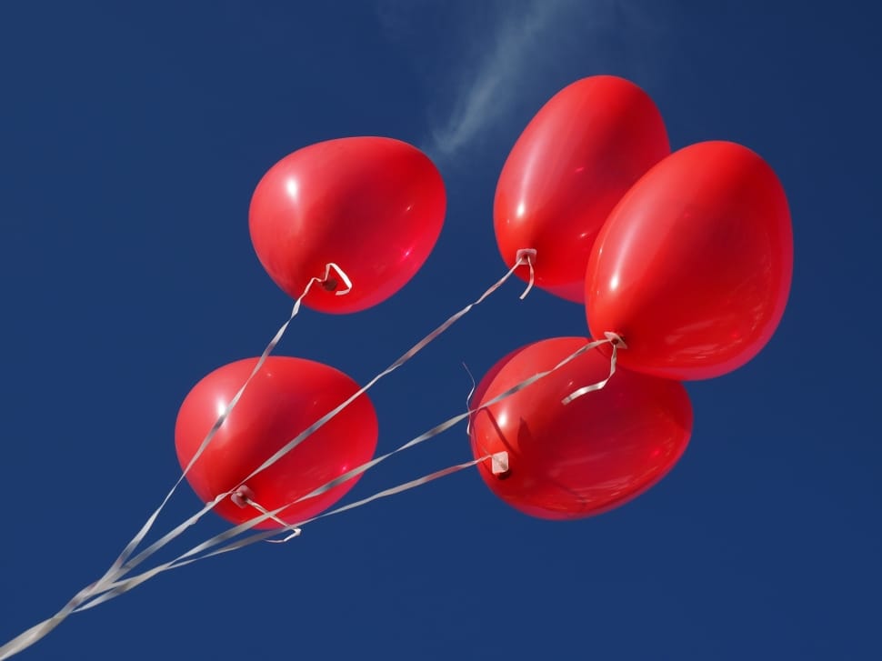 5 red balloons preview