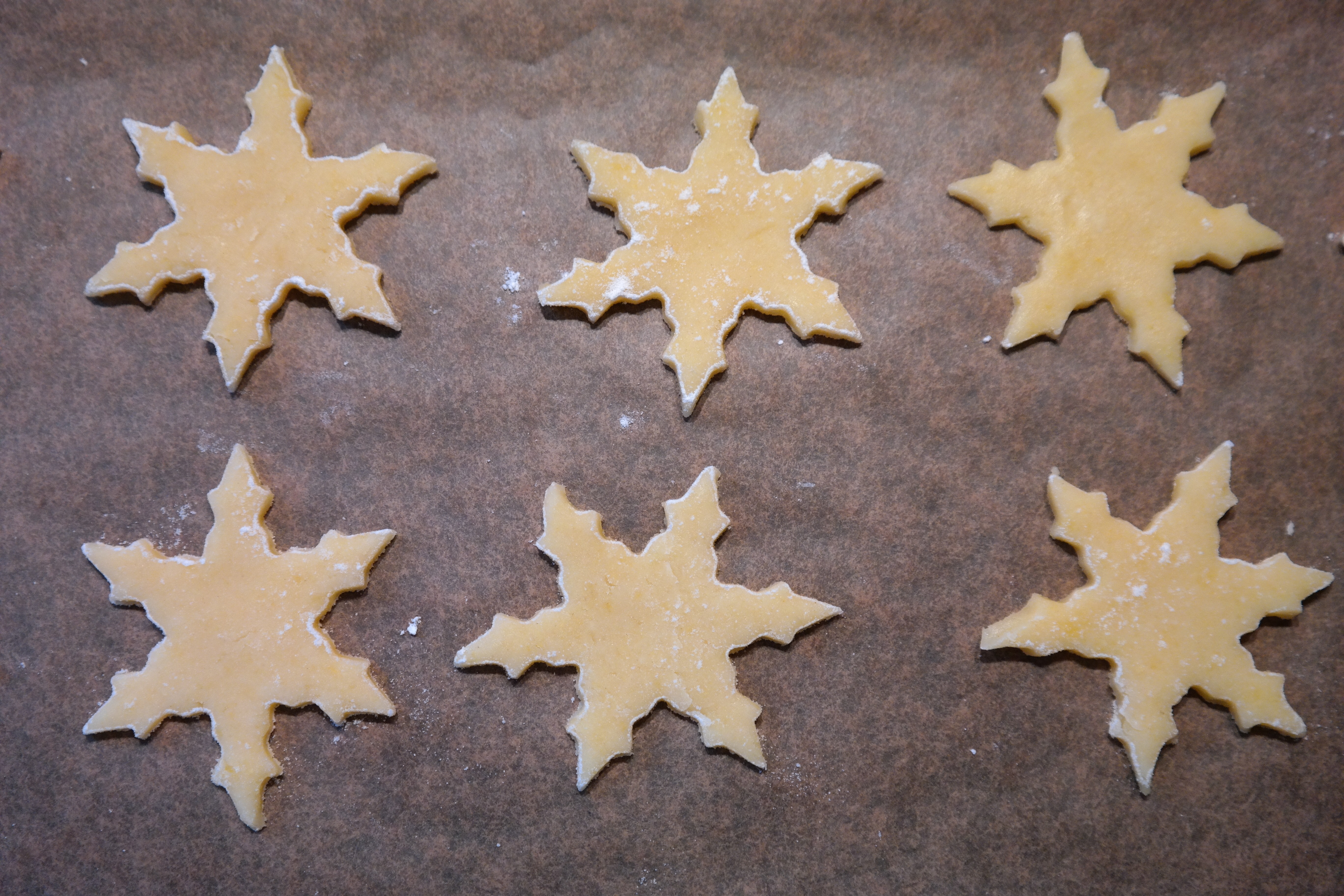 six white snowflakes cookie shape