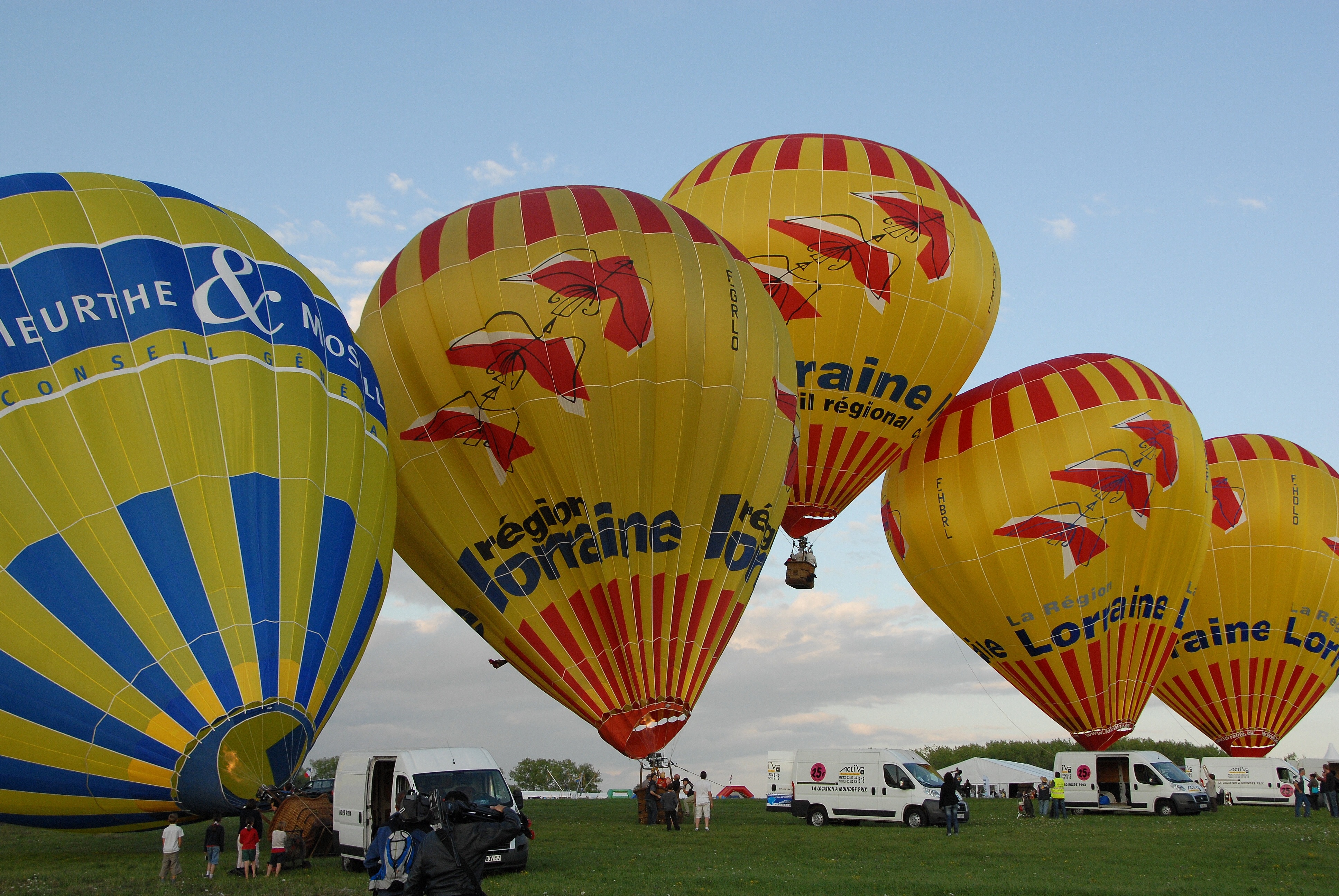 5 air balloons