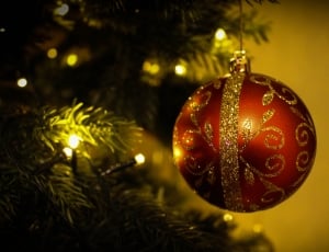 red and gold christmas bauble thumbnail