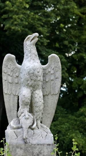 white eagle statue thumbnail