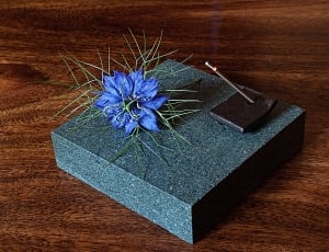 blue petaled flower ornament thumbnail