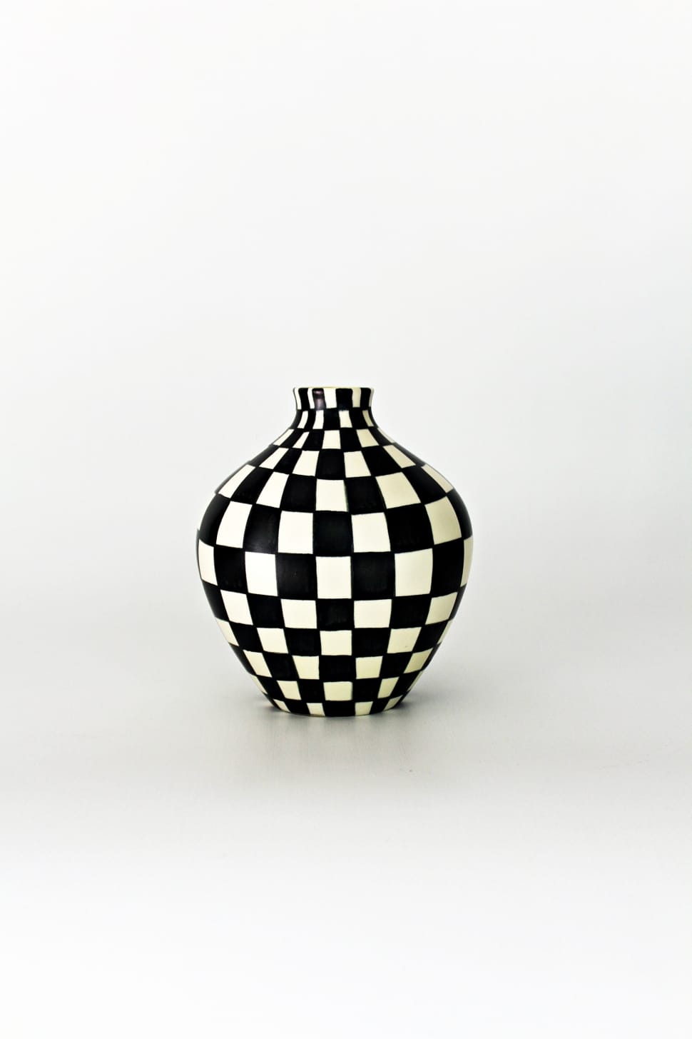 black and white vase preview