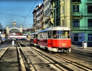 red tram thumbnail