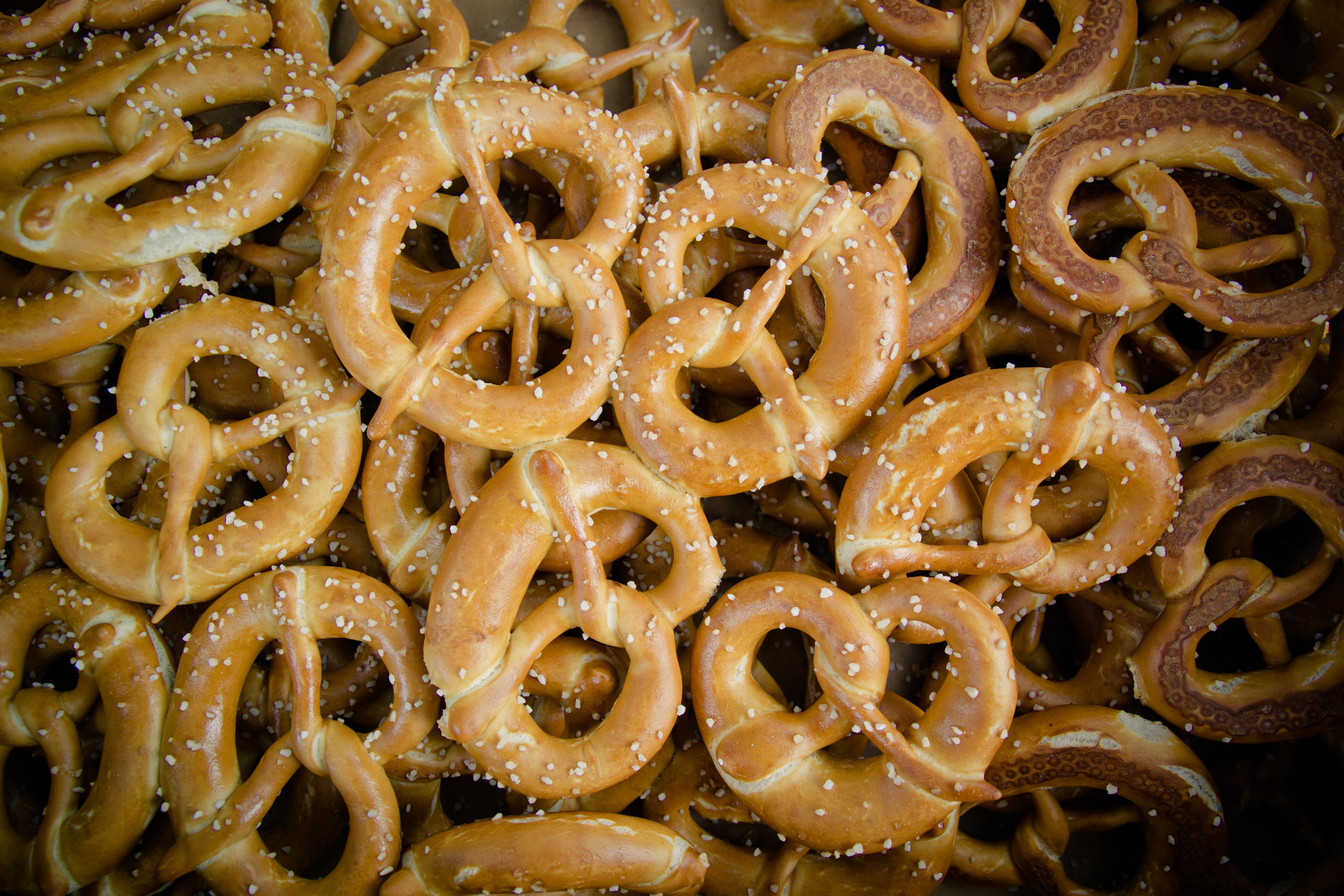 pretzel knots