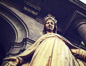 religious mother mary exposing hand palm statue photo during day time thumbnail
