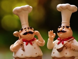 2 chef figurines thumbnail