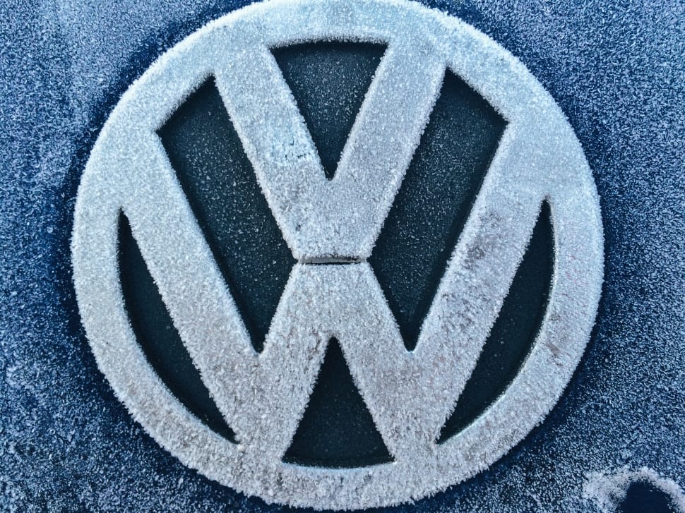 volkswagen-logo-wallpaper-preview.jpg