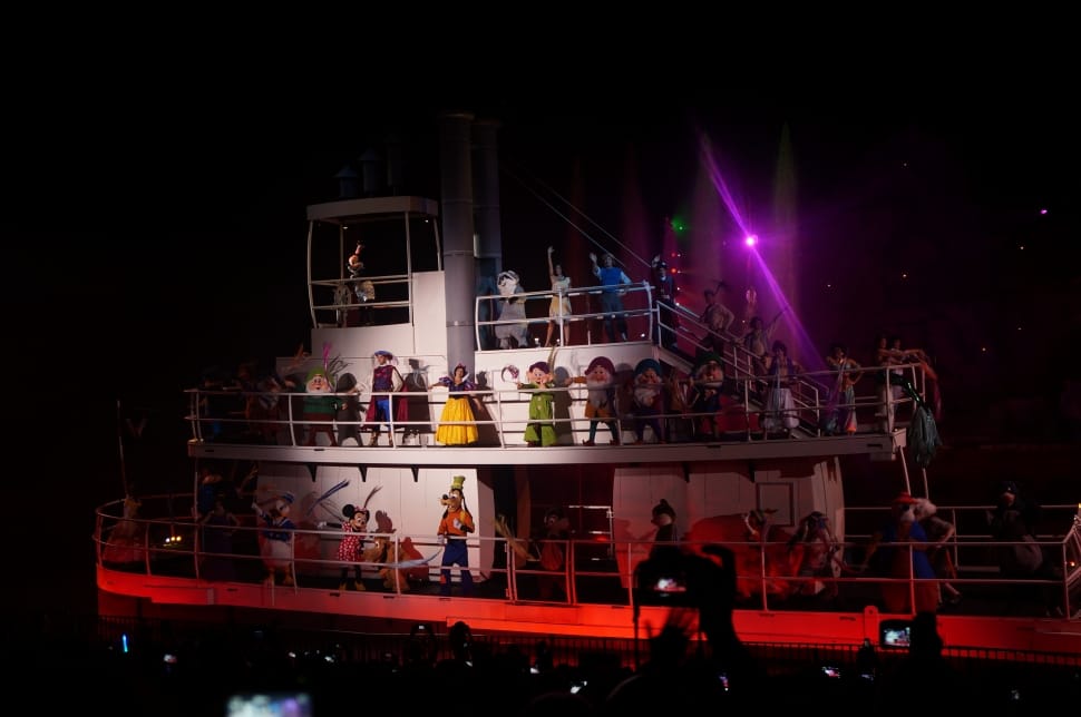 disney characters show on the boat preview