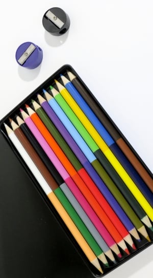 color pencil kit with two sharpener thumbnail
