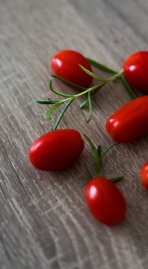 shallow focus photography of tomato thumbnail