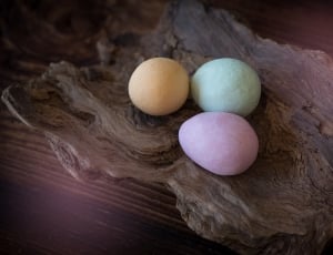 3 yellow blue and purple eggs ornament thumbnail