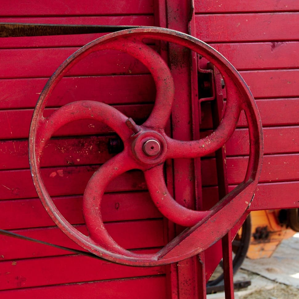 red spinning wheel preview