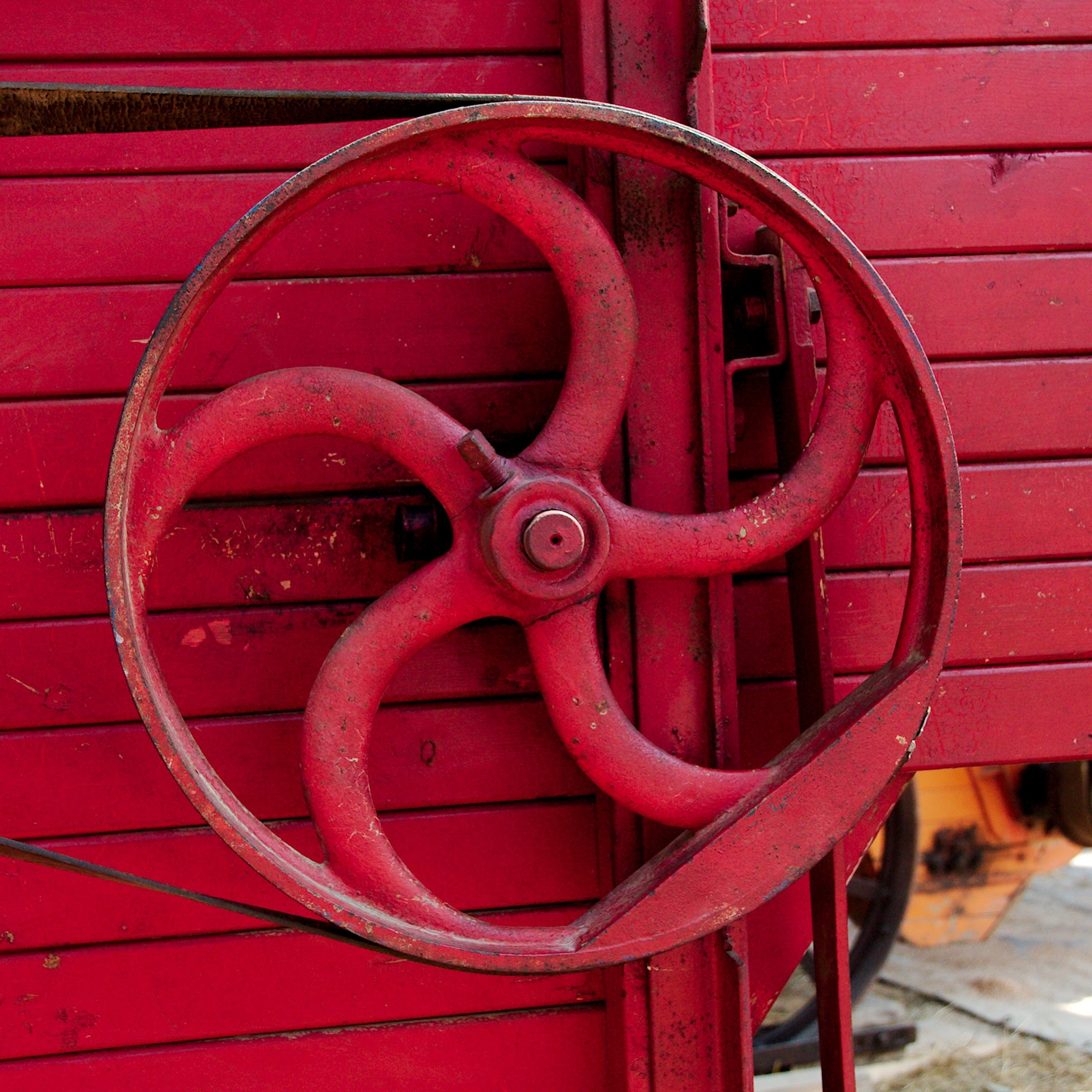 red spinning wheel