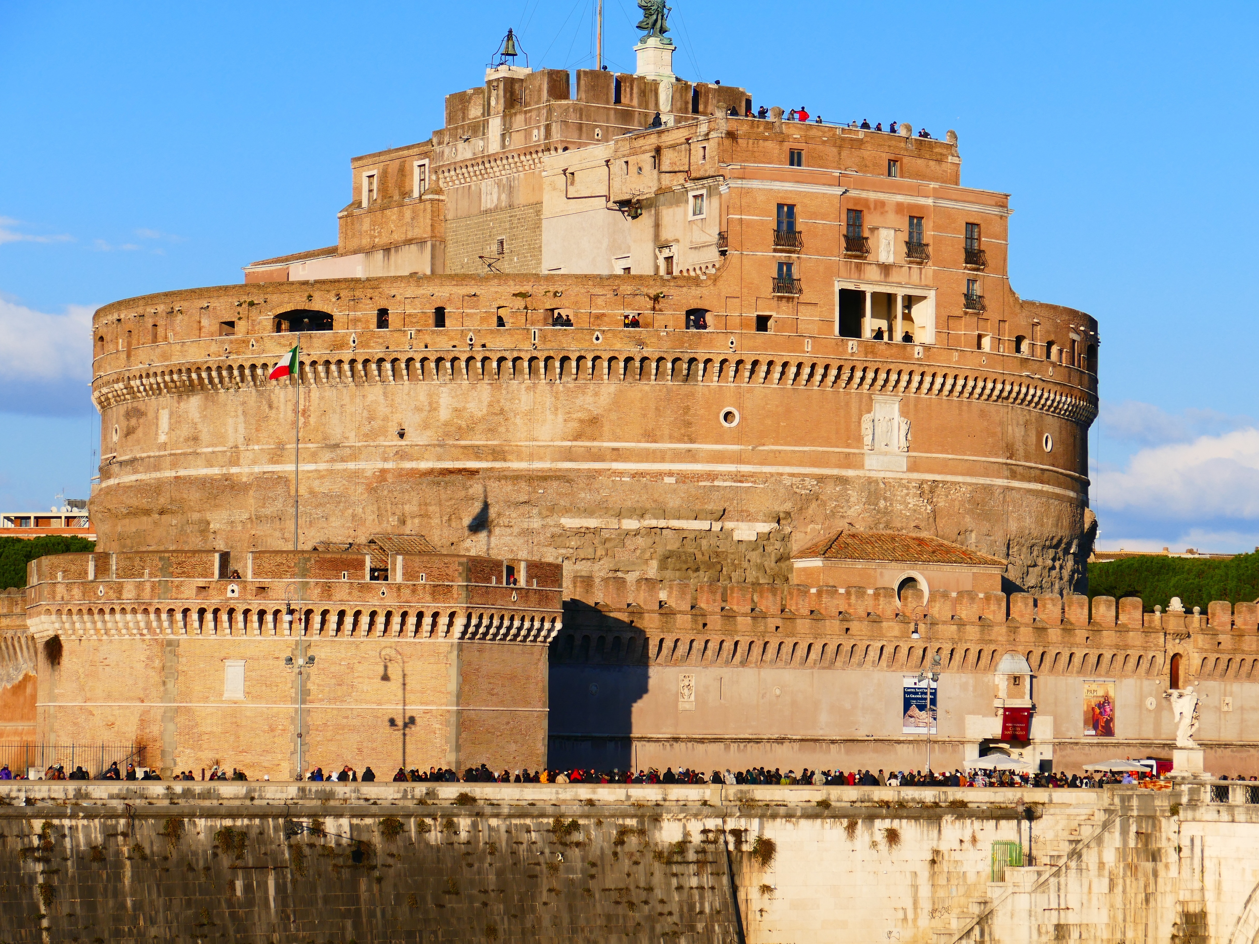 Крепости древнего рима. Замок Сант Анджело в Риме. Рим Кастель Сант Анджело сверху.