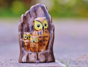 brown owl wooden figurine thumbnail