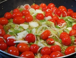 red tomato and pasta dish thumbnail