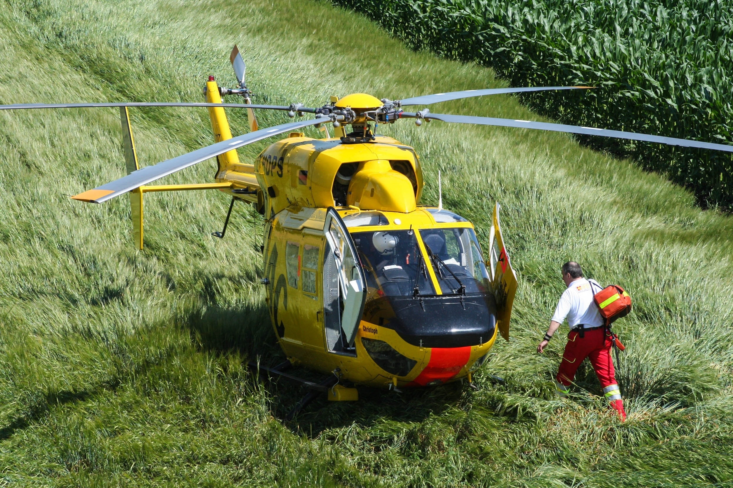 1360x768 Wallpaper Yellow Helicopter Peakpx