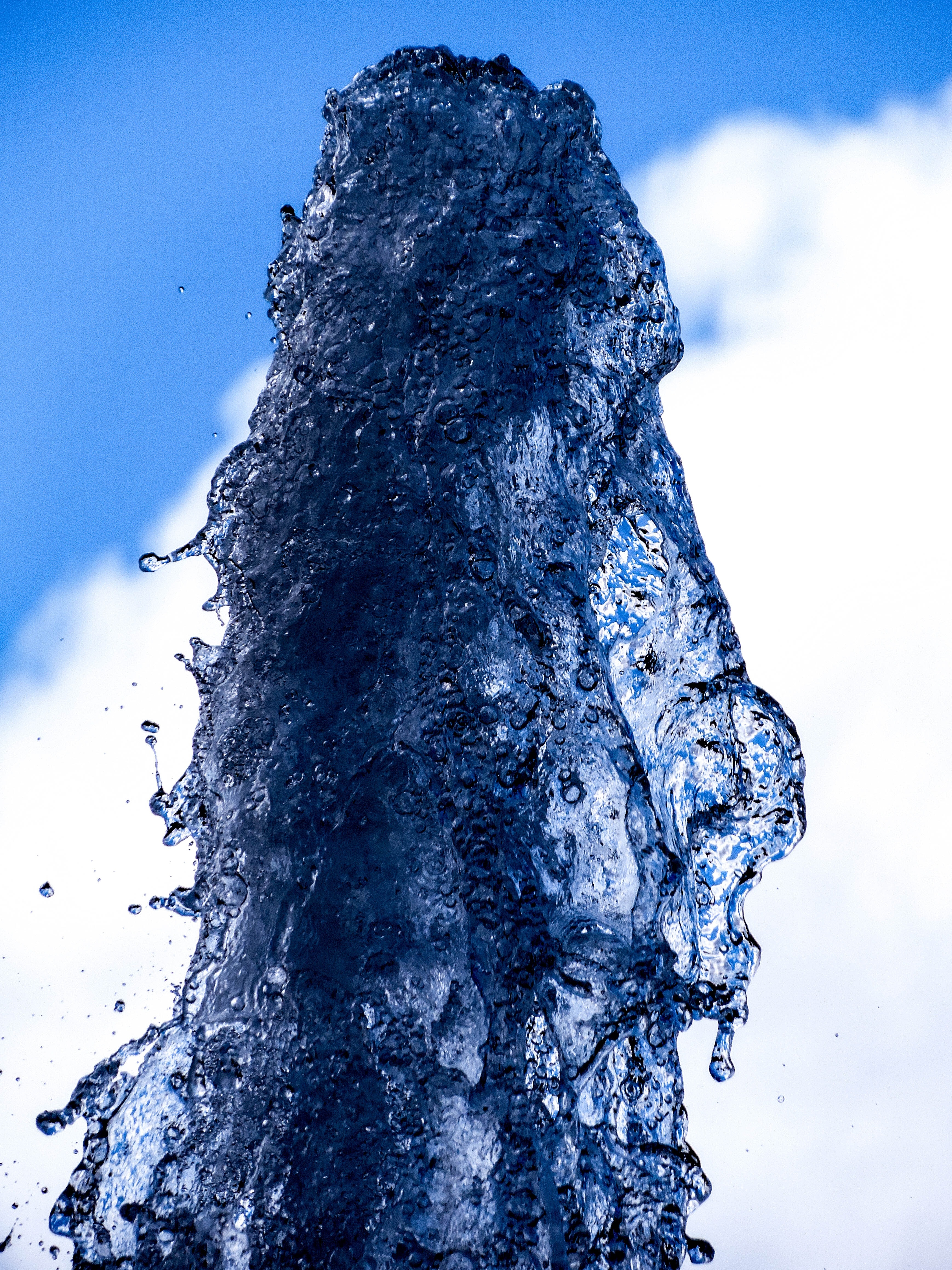 close up photograph of bursting water