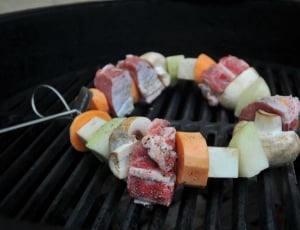 round barbeque sliced meat and vegetable thumbnail