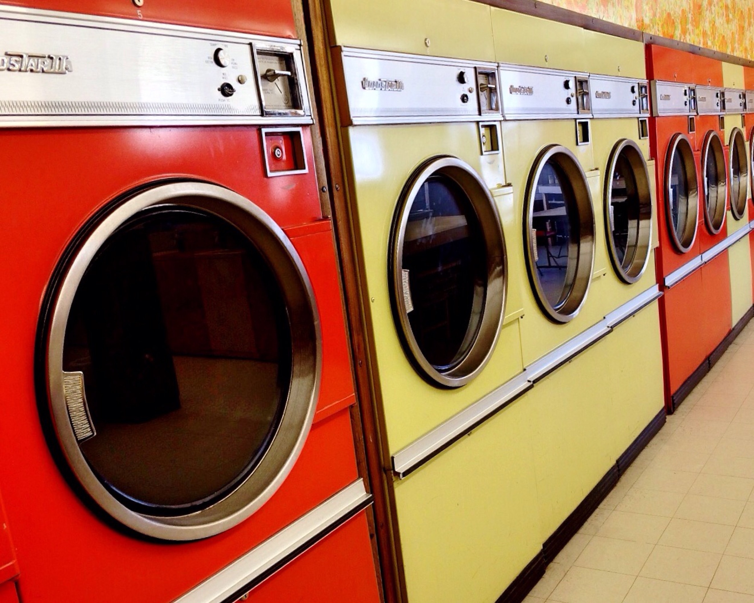 laundromat washer dryer machine wallpaper