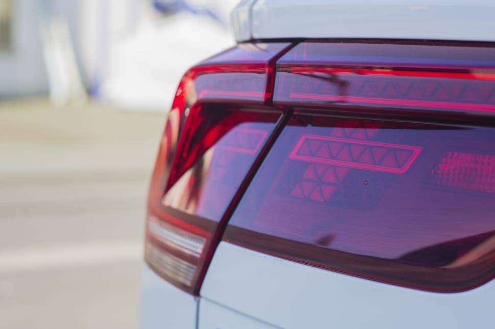 focus photo of auto taillight preview