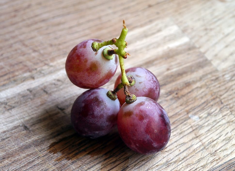 4 purple grape fruits preview
