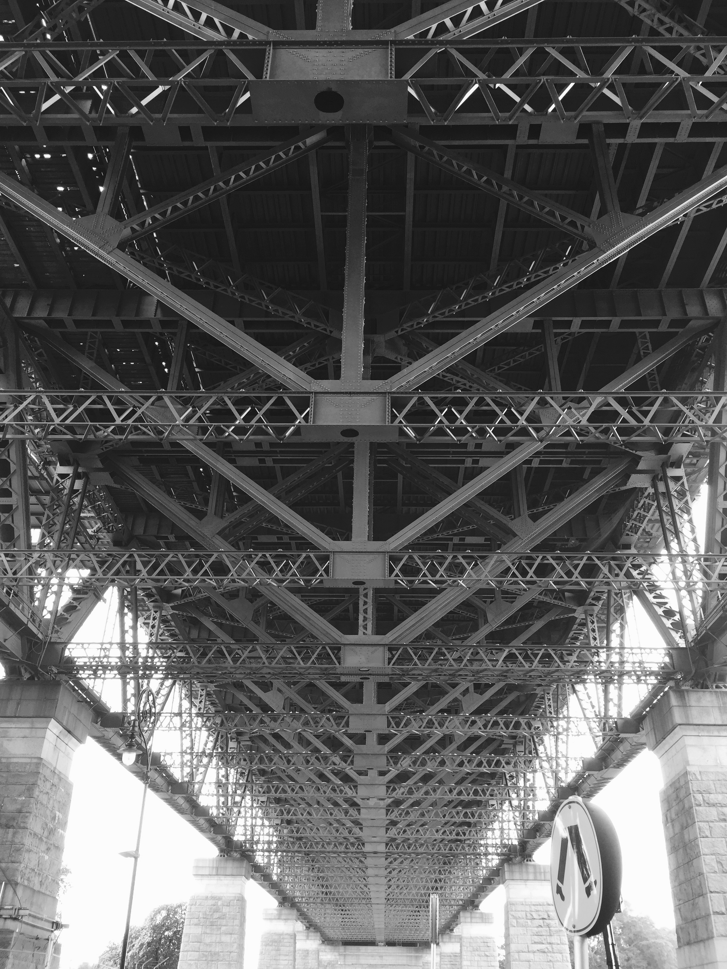 steel truss bridge at daytime