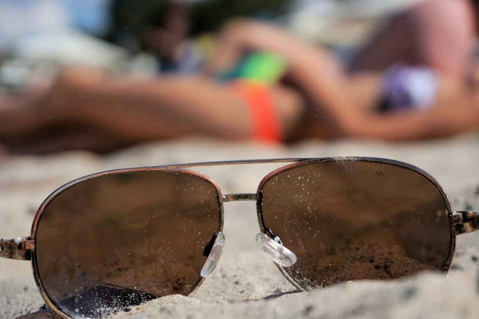 sunglasses-bikini-beach-summer-sand-wall