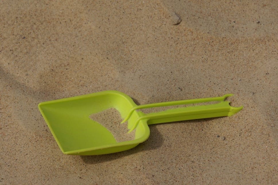 green plastic shovel preview