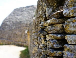 brown stone wall thumbnail