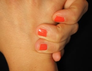 red manicure thumbnail