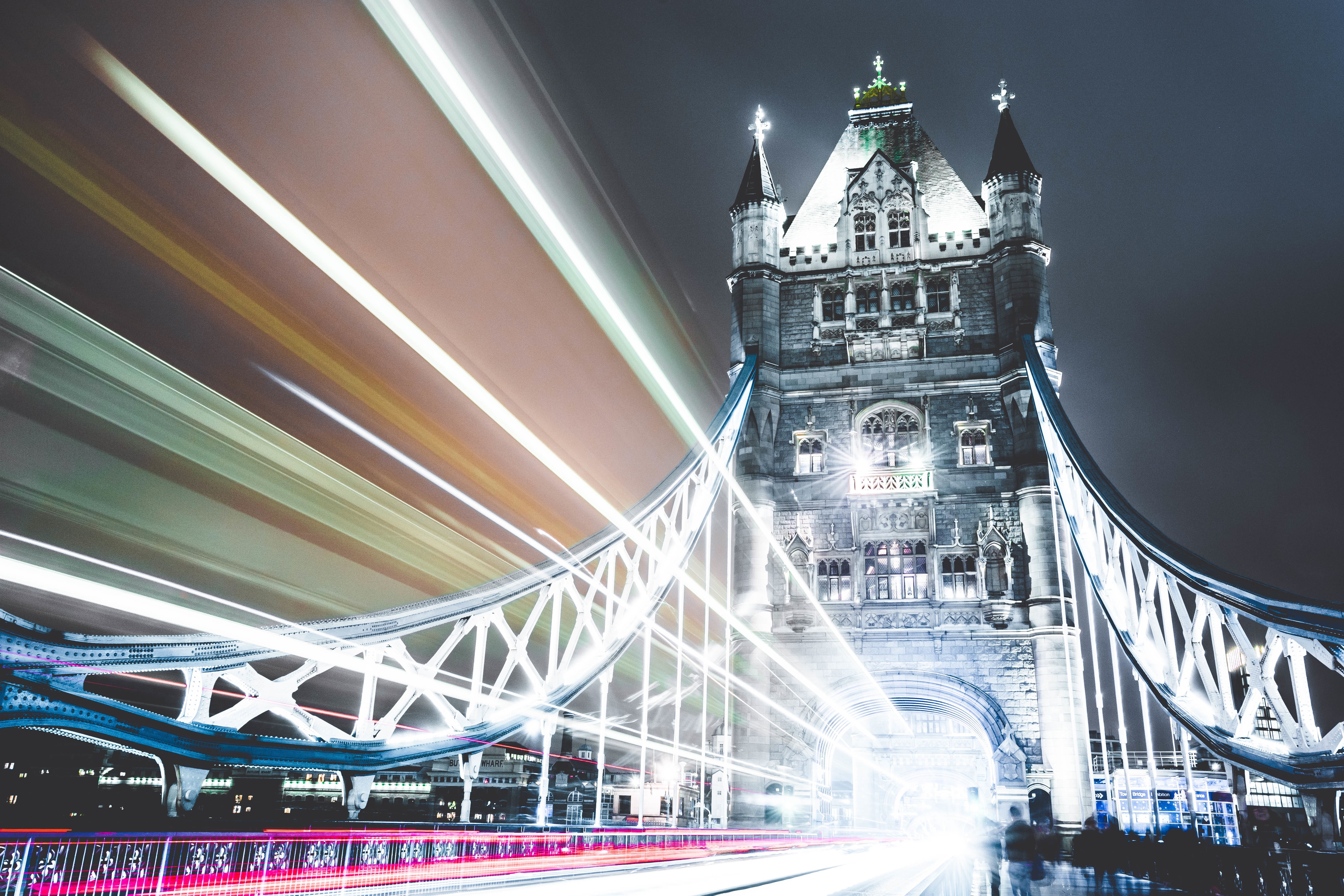 tower bridge of london