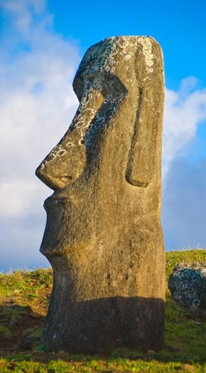 Moai Statue at daytime thumbnail
