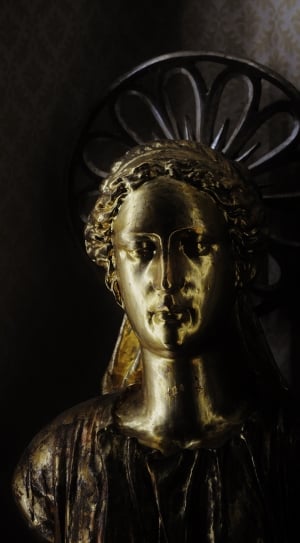 woman brass statue thumbnail