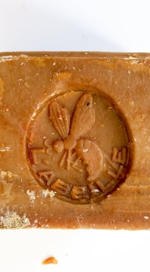 labeille brown bees wax soap thumbnail