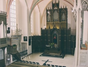 religious altar inside cathedral thumbnail