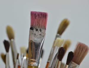 women's makeup brush collection thumbnail