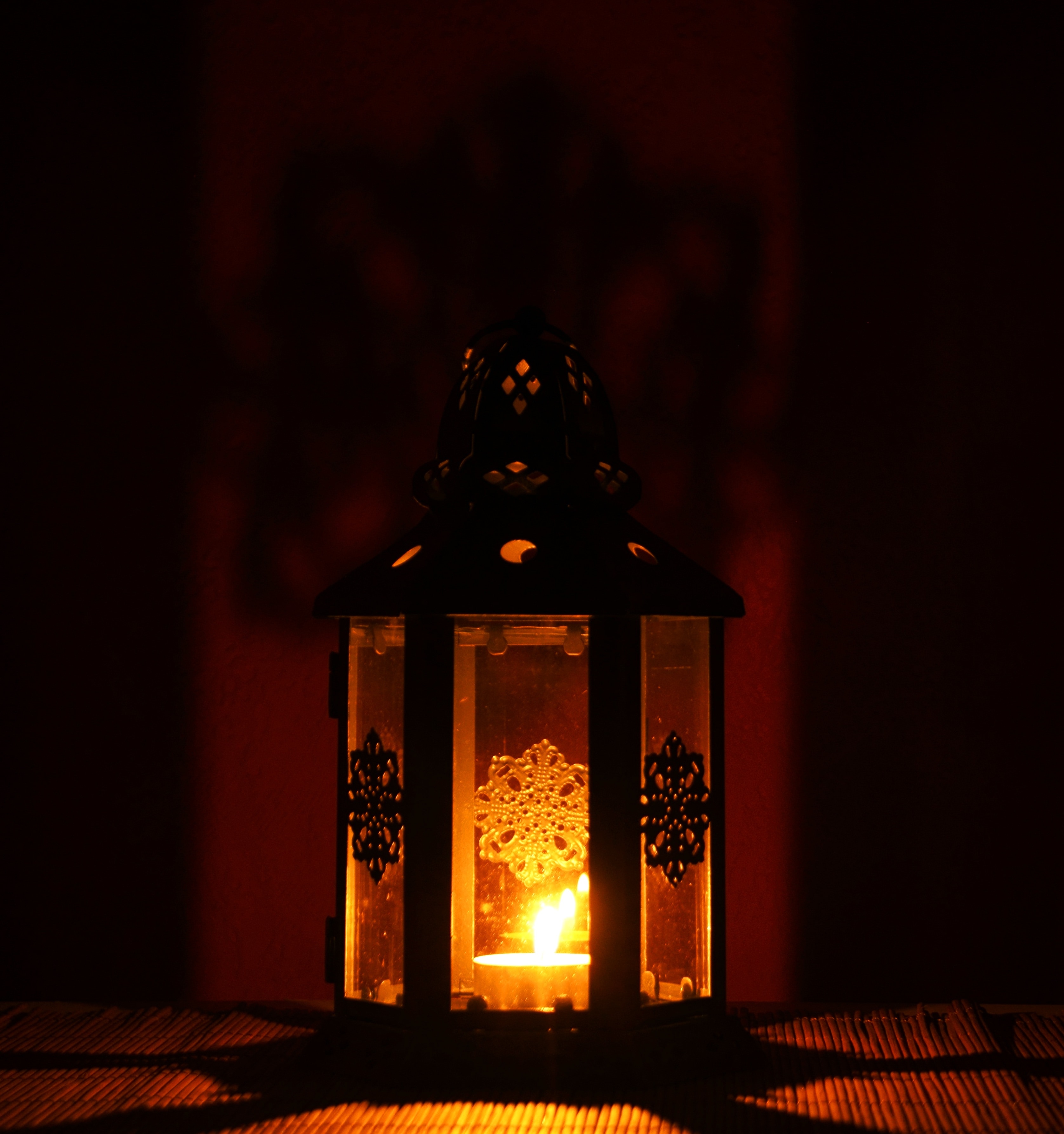black tealight lantern