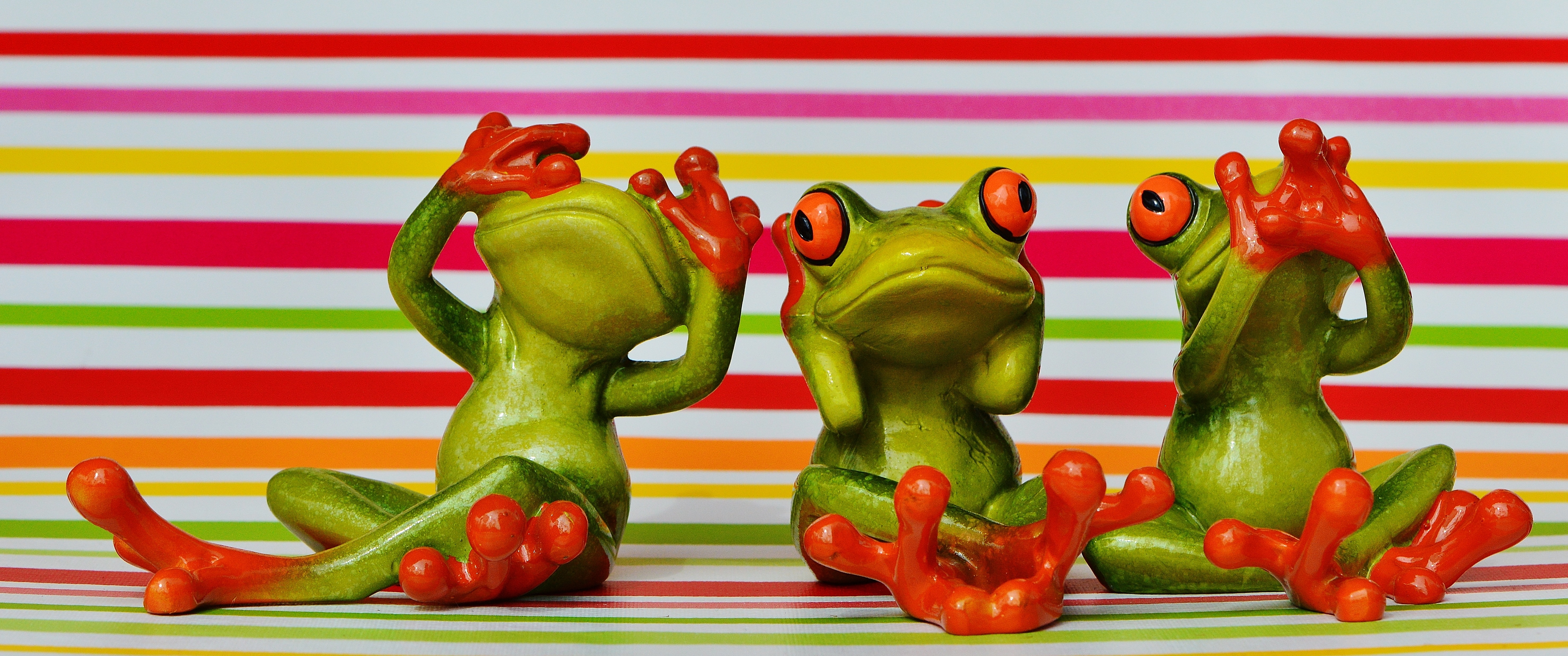 Not Hear, Frogs, Do Not Speak, Not See, red, green color