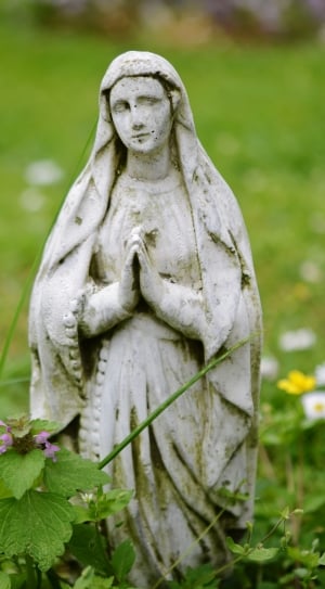mother mary statuette thumbnail
