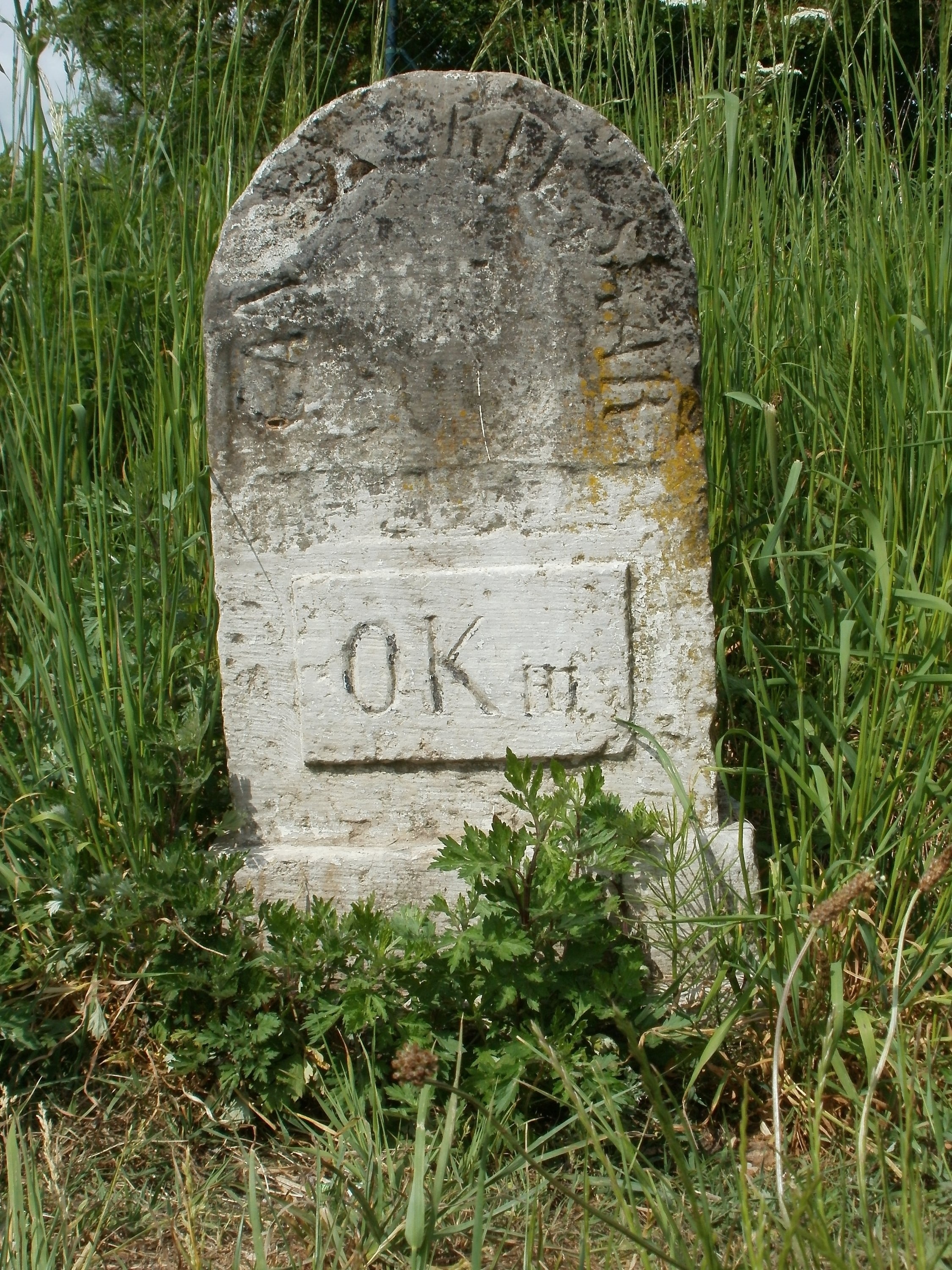 Sign, Stone, Kilometer, Length, River, text, communication