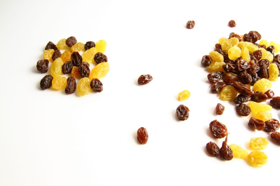 brown and yellow raisins preview