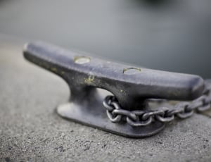 gray metal bar with chain thumbnail