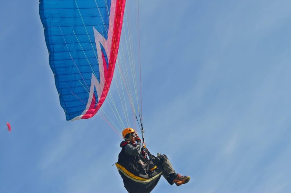 blue white and red paraglide preview