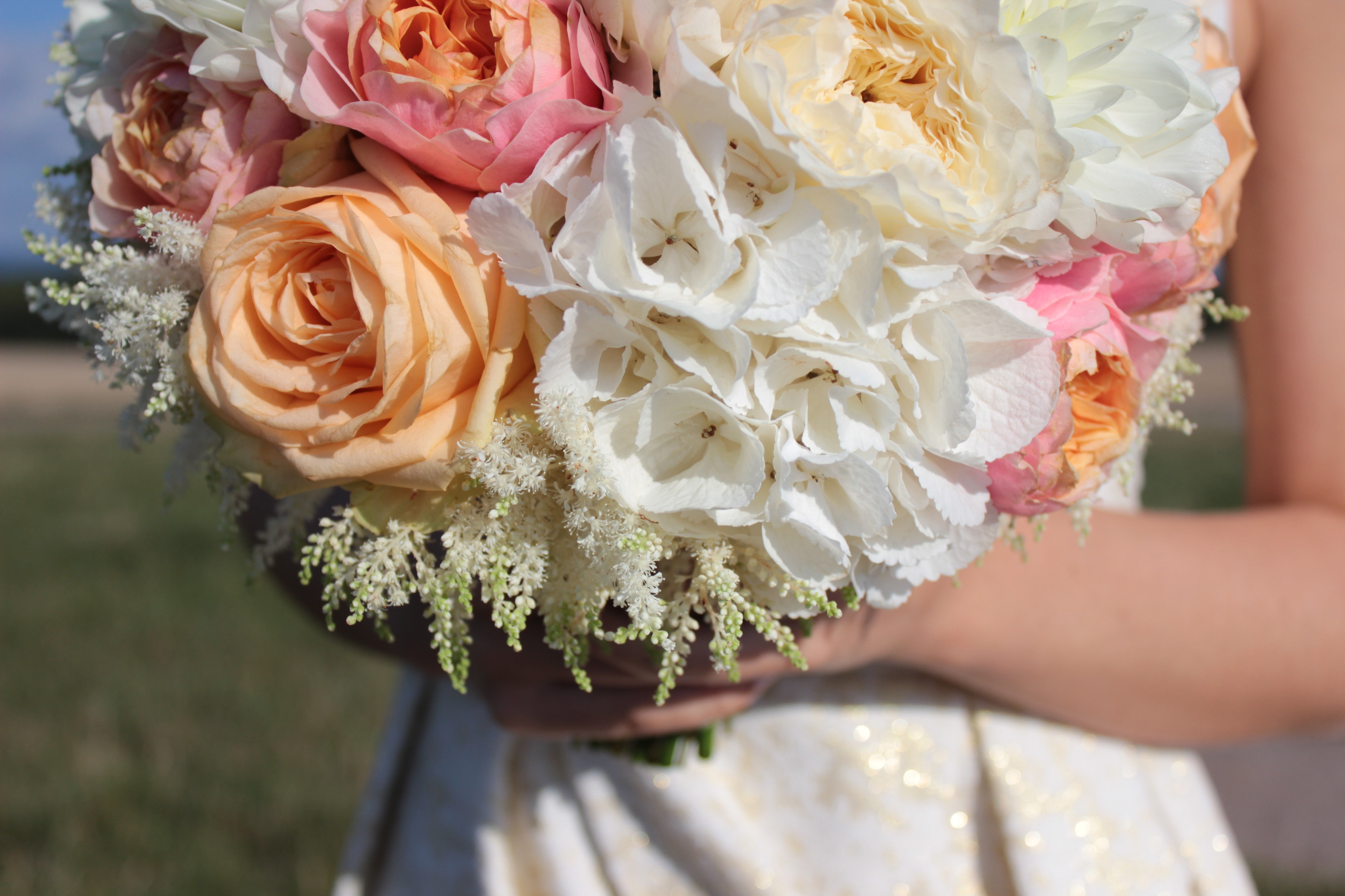 white pink and brown rose bouquet