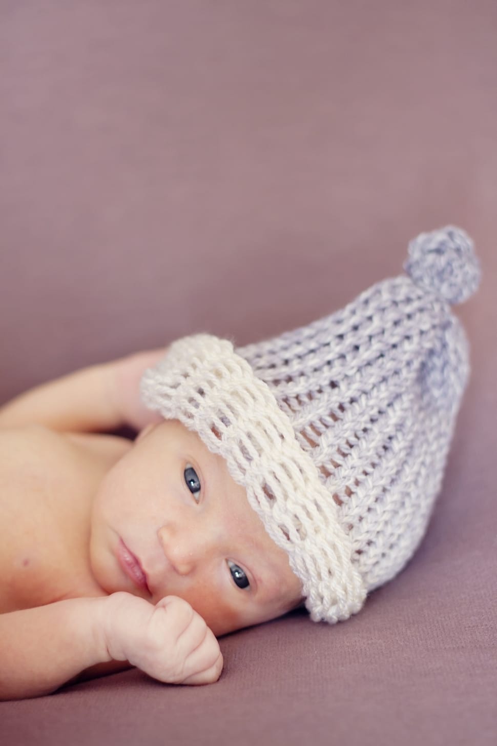 baby's gray and white knit cap preview