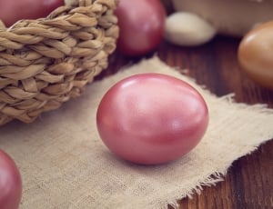 pink easter egg thumbnail